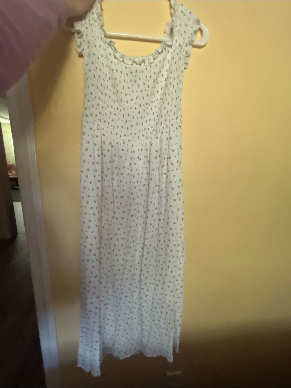 Forever 21 White Floral Maxi Dress